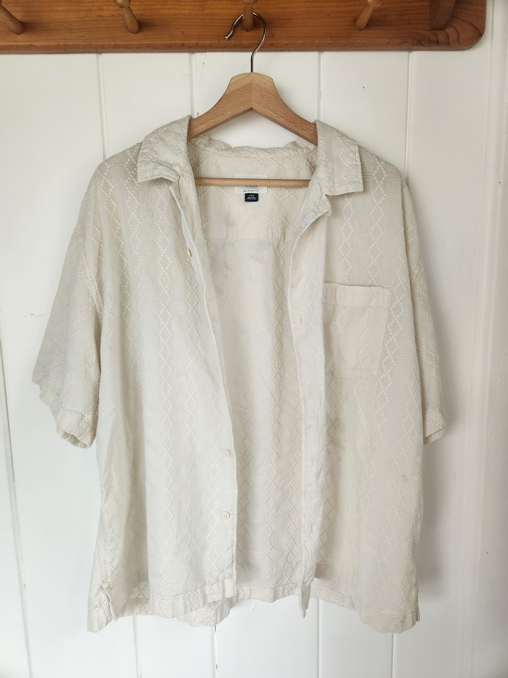 American Eagle Outfitters Off-White Short-Sleeve Button-Down Shirt